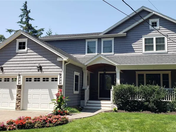 44 Paulanna Avenue, Bayport, NY 11705
