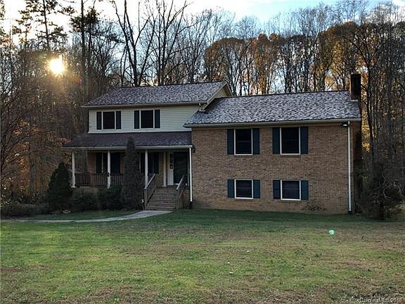 2nd image of 301 Primrose Dr