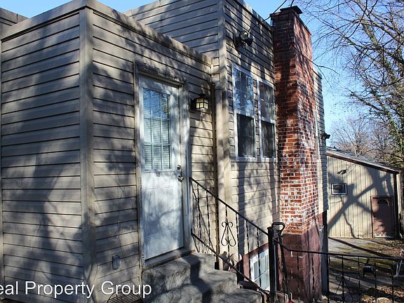2nd image of 404 Lawrence Pl #1