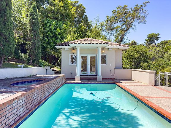 Pool & spa Pool House
