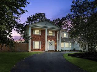 2 Berwyn Dr, Ronkonkoma, NY 11779