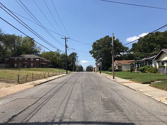 5th image of 582 Walker Ave