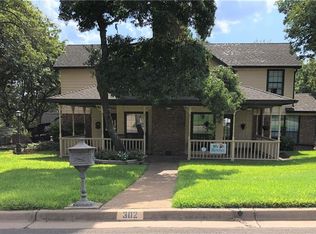 302 Glenview Cir, Woodway, TX 76712