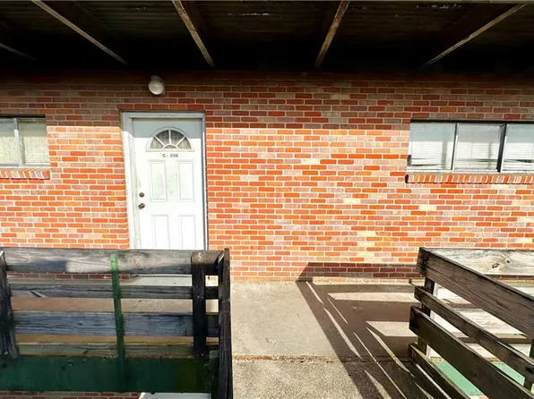 3838 Pontchartrain Dr APT C208, Slidell, LA 70458