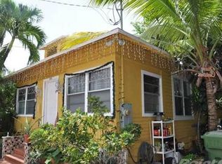 564 SW 2nd St, Miami, FL 33130