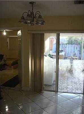 4th image of 252 SW 34th Ave