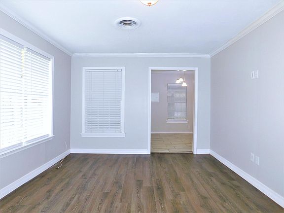 5th image of 2412 N Carroll Blvd