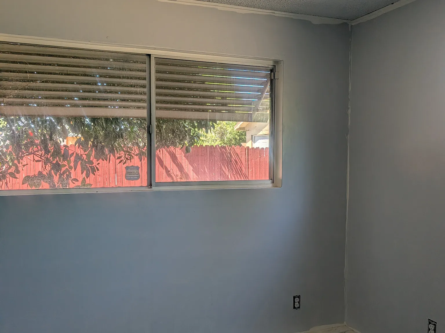 3 bed, 4713 sqft, $2,395 — Photo 3