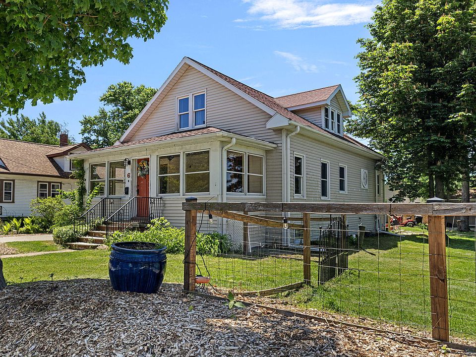 1st image of 6 S Willard St