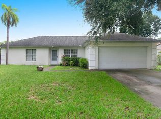 911 Fairhaven St NE, Palm Bay, FL 32907