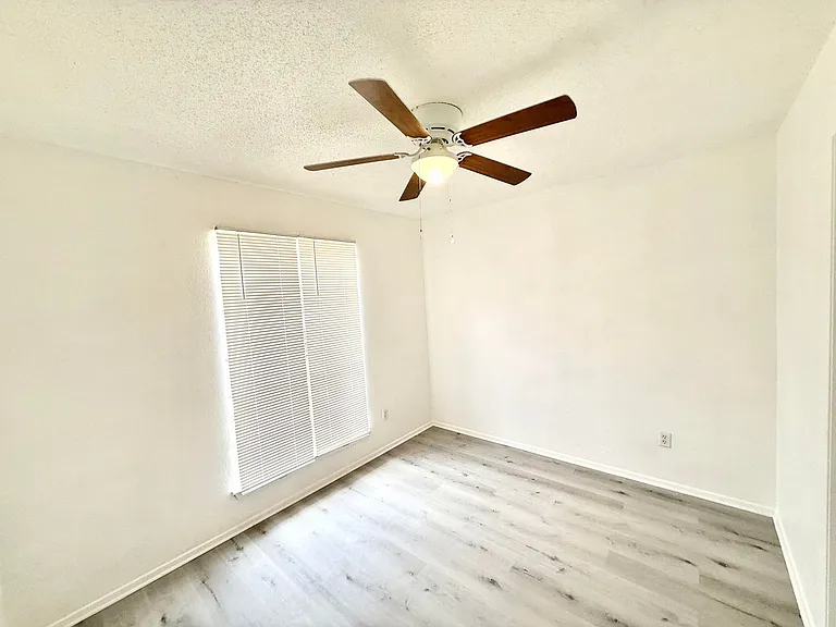 403 Country Aire Dr — Photo 9