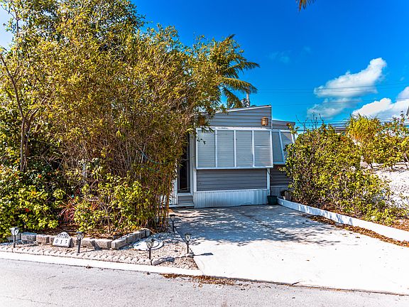2nd image of 701 Spanish Main Dr #13