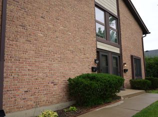 8234 Portsmouth Dr UNIT D, Darien, IL 60561