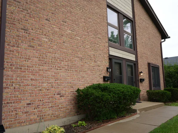 8234 Portsmouth Dr Unit D, Darien, IL 60561