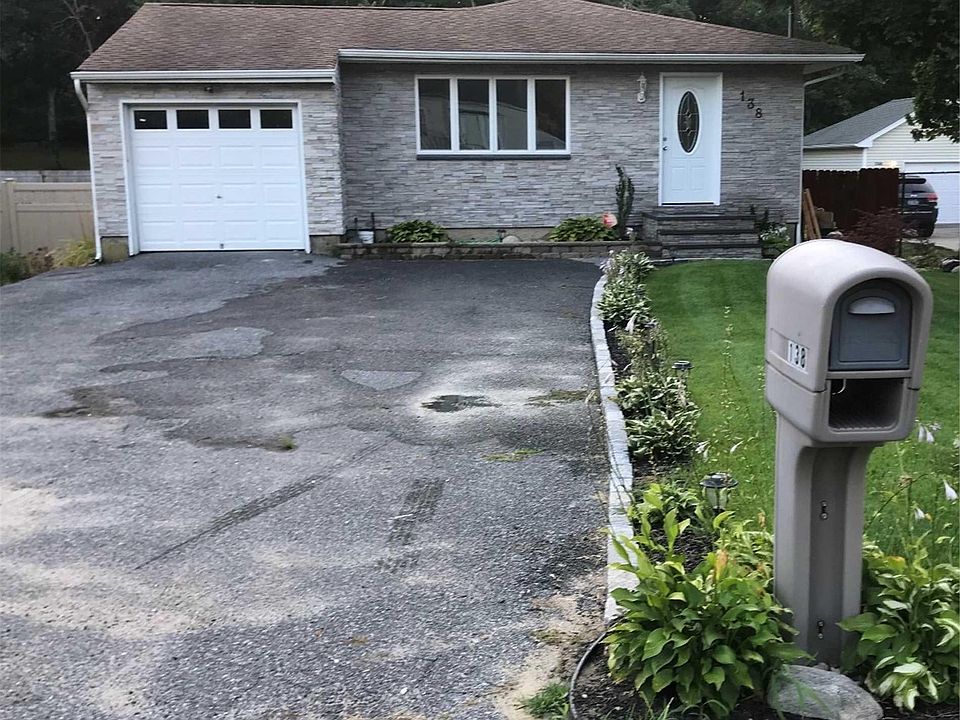 1st image of 138 S Evergreen Dr