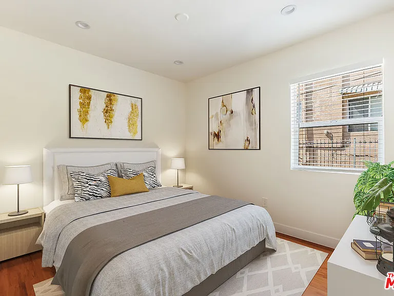 1206 N Beachwood Dr — Photo 16