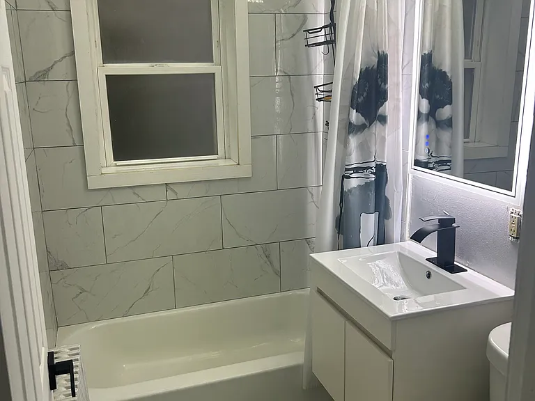 305 Memorial Dr #1 — Photo 1