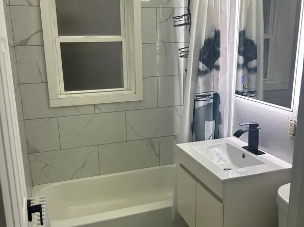 305 Memorial Dr APT 1, Calumet City, IL 60409