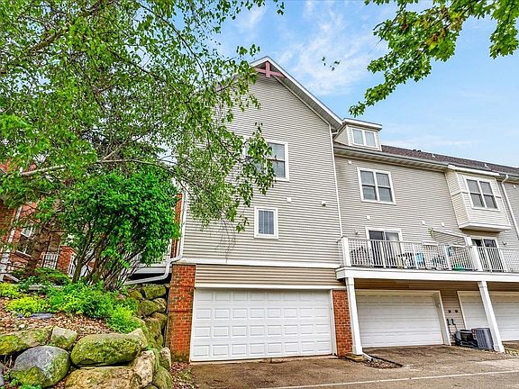 5th image of 719 Cricket Ln Unit 1