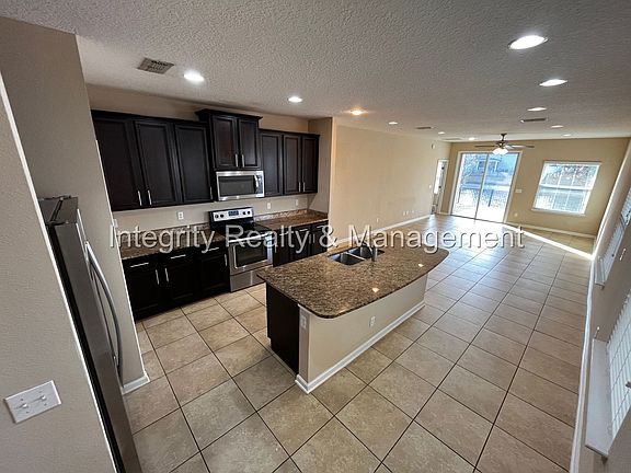 2nd image of 858 Glendale Ln