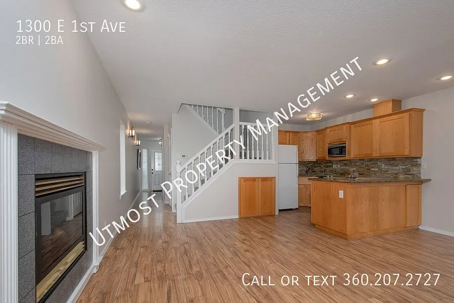 Cute Two Story 2bd Condo in Camas — Photo 2