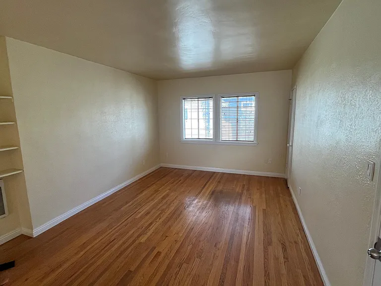 4430 Boundary St — Photo 4