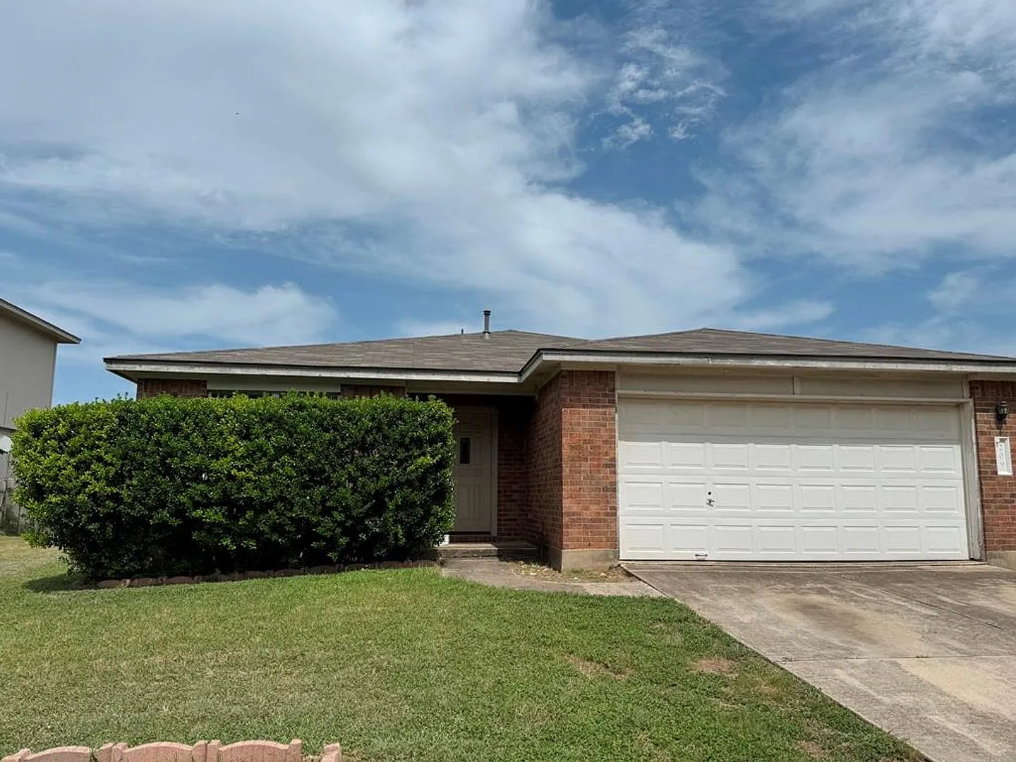 Nice 4 bedroom available in Riverside Grove subdivision! — Photo 1