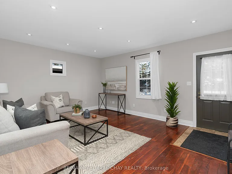 330 Shanty Bay Rd — Photo 6
