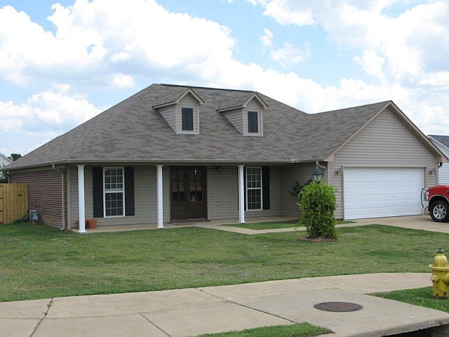1st image of 201 Eagles Nest Ln