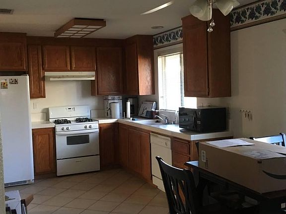 3rd image of 420 Zachary Dr