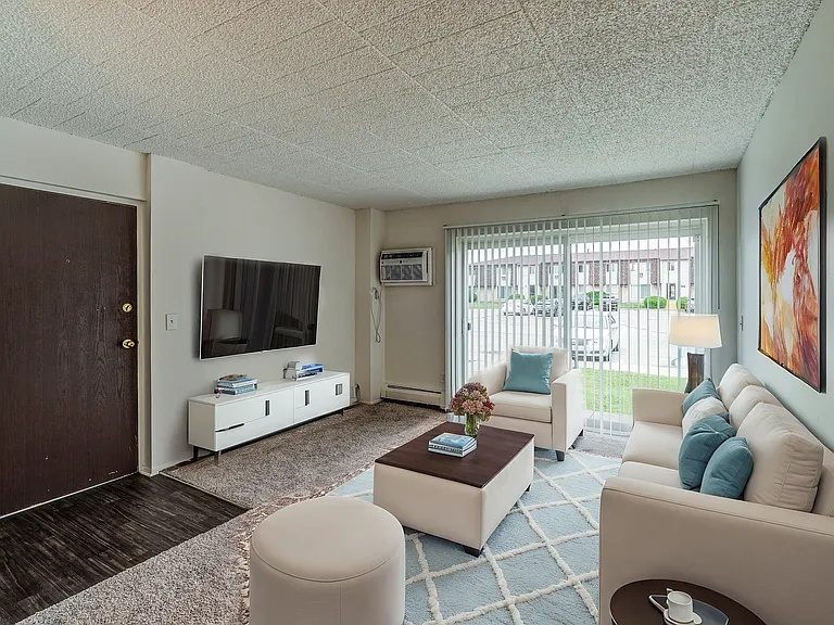 Park Place Apartments — Photo 1
