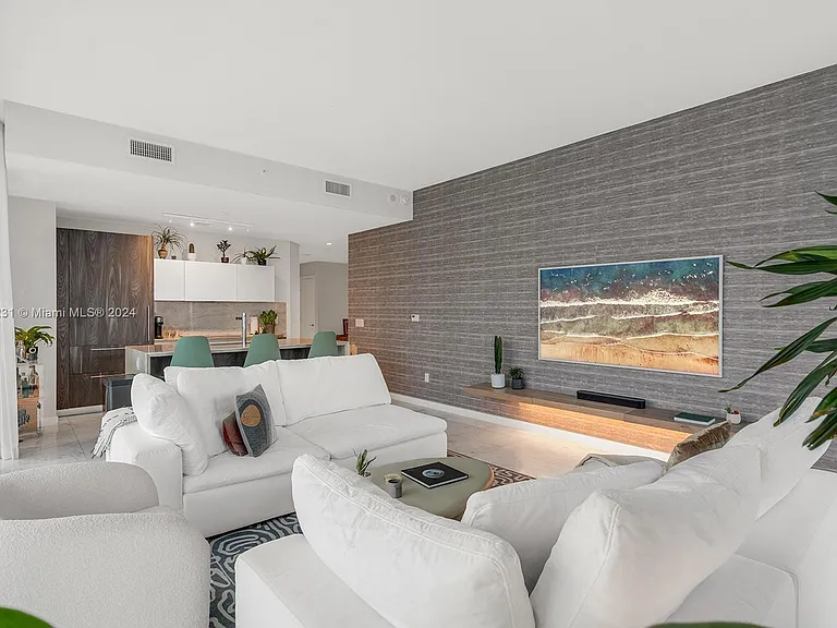 480 NE 31st St #1701 — Photo 36