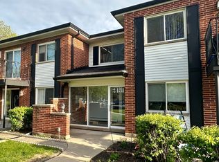 2431 E Brandenberry Ct APT 2O, Arlington Heights, IL 60004