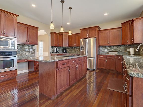 3rd image of 16550 S Mueller Cir
