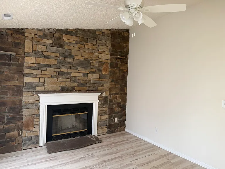 1274 Pelham Wood Dr — Photo 5