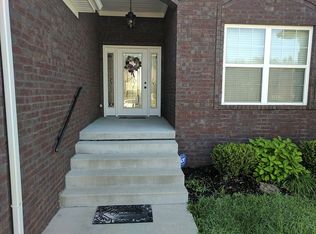 10808 Wapiti Valley Way, Sellersburg, IN 47172