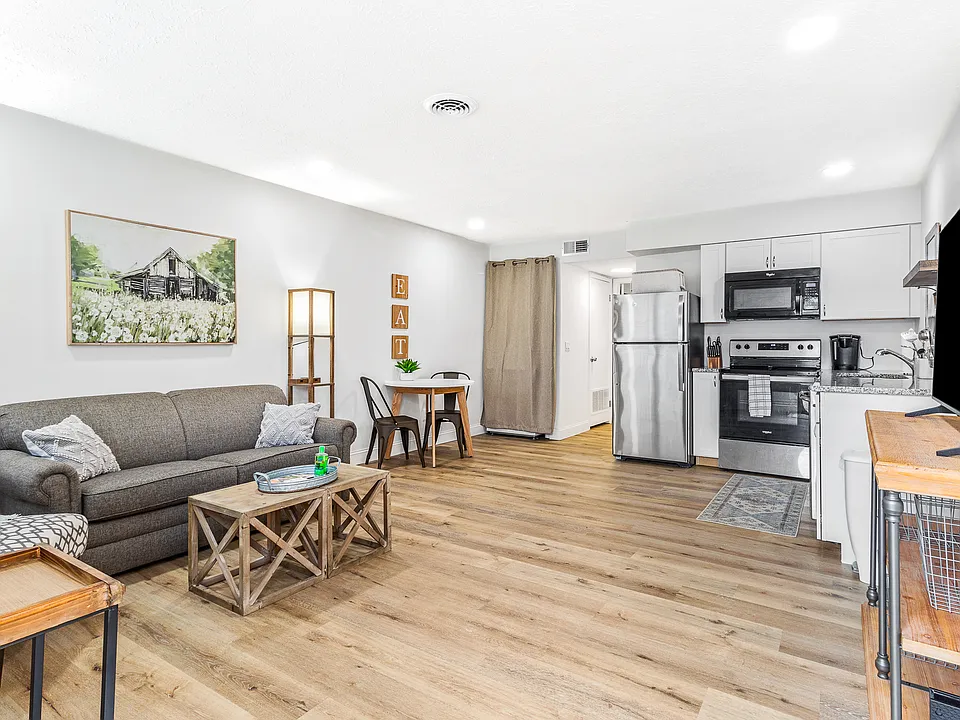 125 Clark St #3