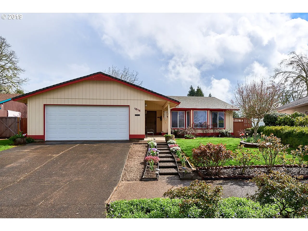 1814 Primrose Ln photo 1