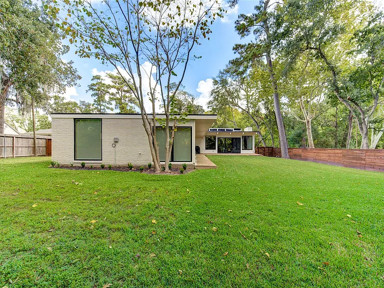 303 Isolde Dr — Photo 32