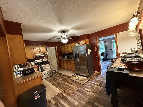4th image of 211 Stanley Dr