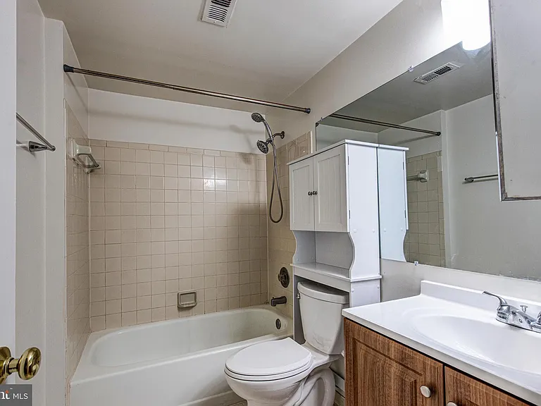 1427 Oronoco St #2-7 — Photo 16