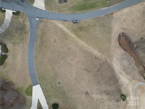 4378 Plantation Dr, Morganton, NC 28655