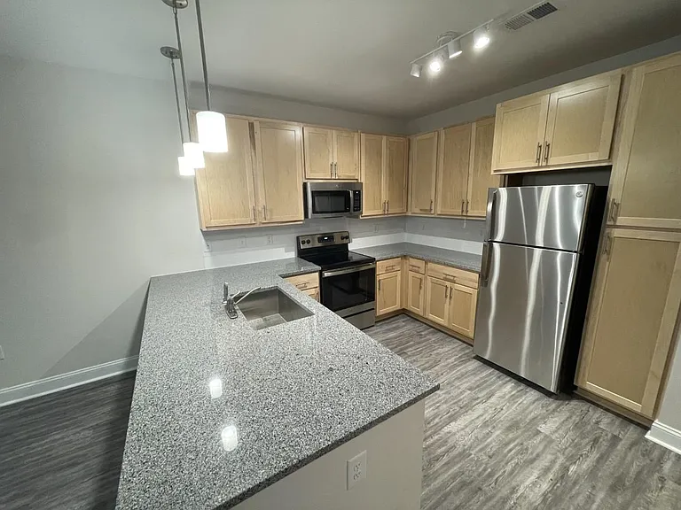 Marcom St Apartments — Photo 32