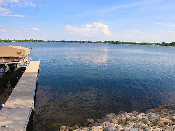 2nd image of 1076 W Lake Dr