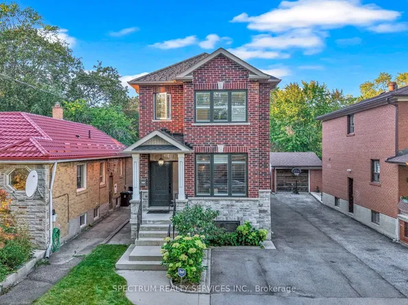 254 John St, Toronto, ON M9N 1K2