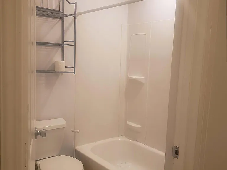 1542 N Talman Ave #1 — Photo 10