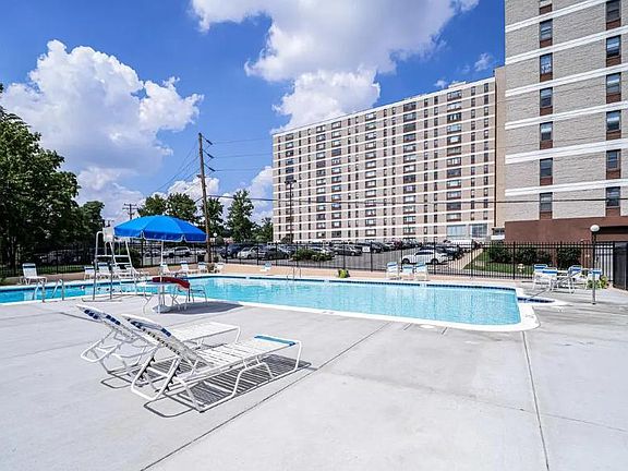 3rd image of 4600 Duke St APT 1112