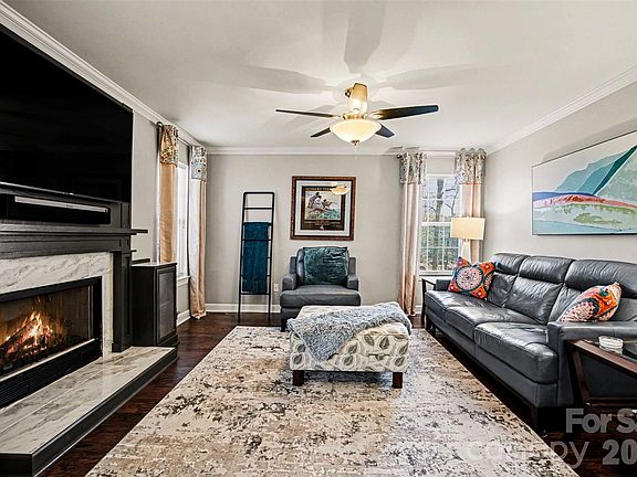 3rd image of 8007 Juniper Ct
