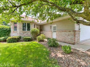 305 E Vine St, Le Roy, IL