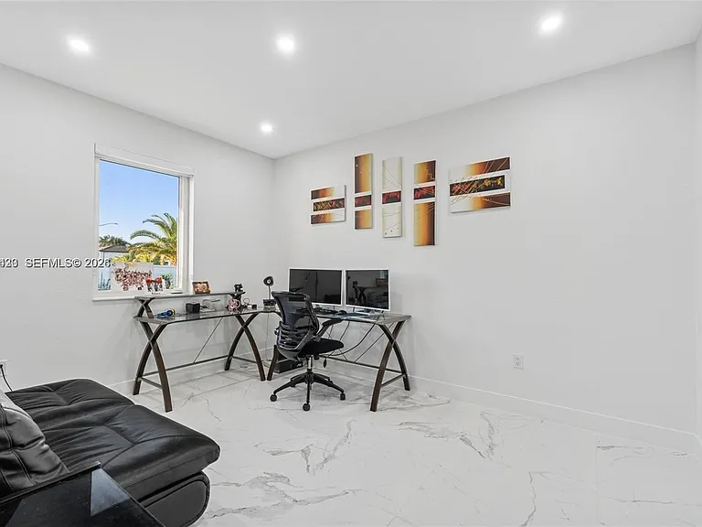 13305 SW 190th Ter — Photo 40